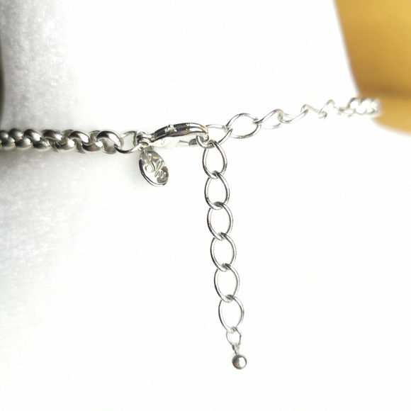 Locket - Picture 2 of 4